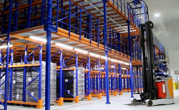 �}������